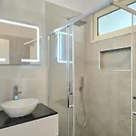 Perla Modern Penthouse 217 アパート ドゥラス