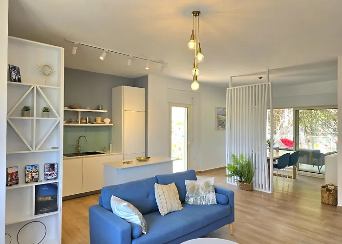 Perla Modern Penthouse 217