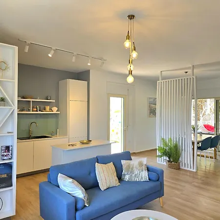 Perla Modern Penthouse 217