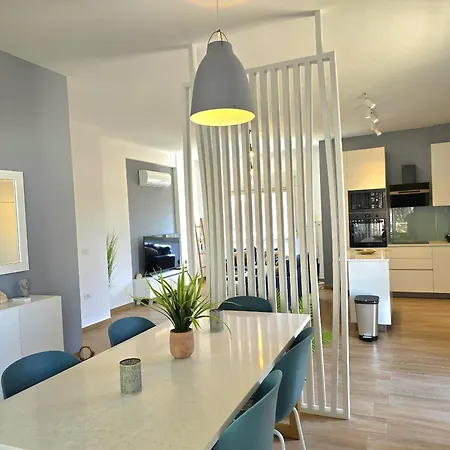 アパート Perla Modern Penthouse 217